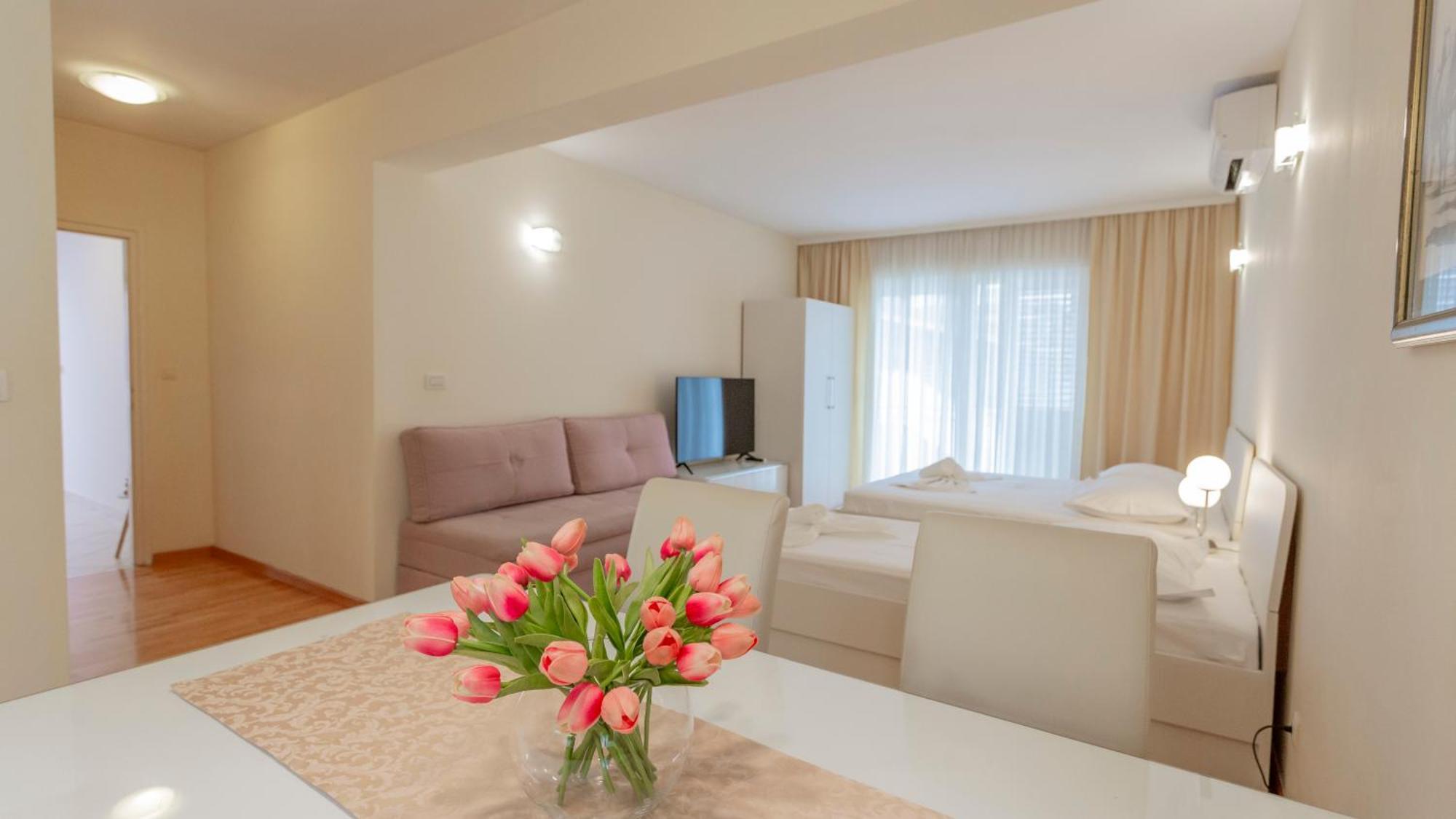Baska Voda Apartments - Steps From The Beach, Free Parking, Central Location Exterior foto