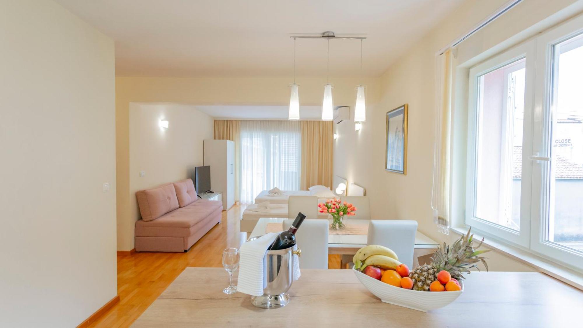 Baska Voda Apartments - Steps From The Beach, Free Parking, Central Location Exterior foto