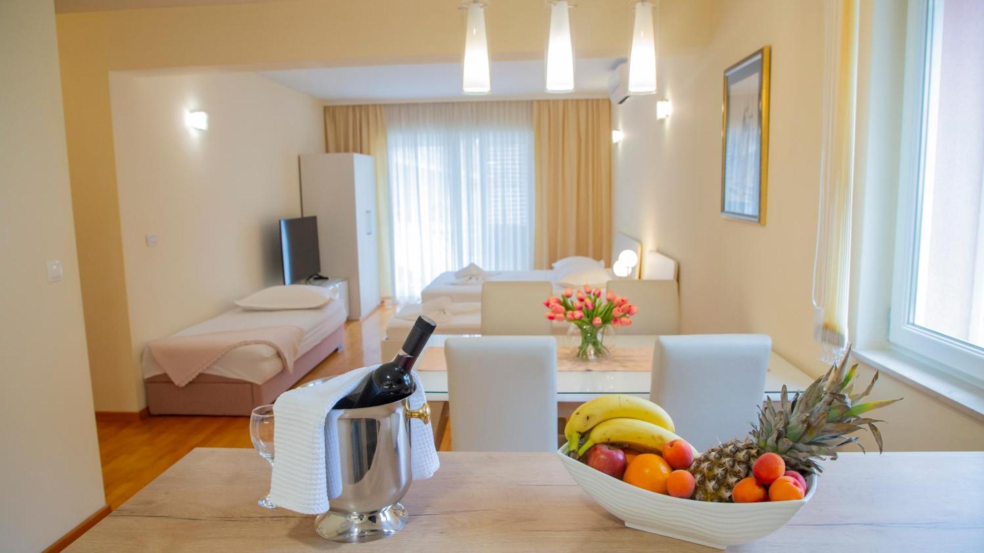 Baska Voda Apartments - Steps From The Beach, Free Parking, Central Location Exterior foto