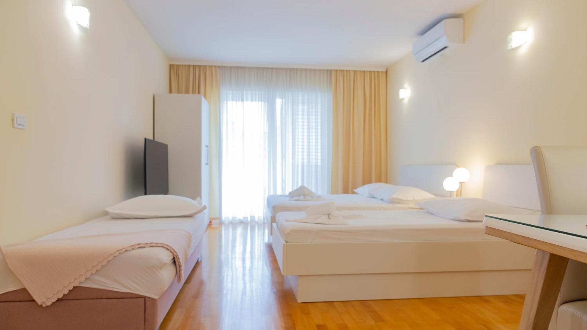 Baska Voda Apartments - Steps From The Beach, Free Parking, Central Location Exterior foto