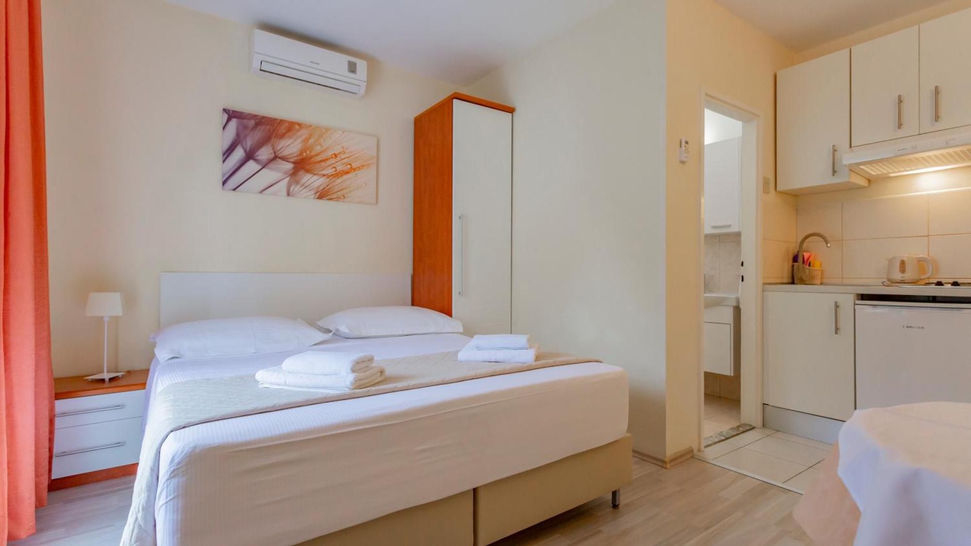 Baska Voda Apartments - Steps From The Beach, Free Parking, Central Location Exterior foto