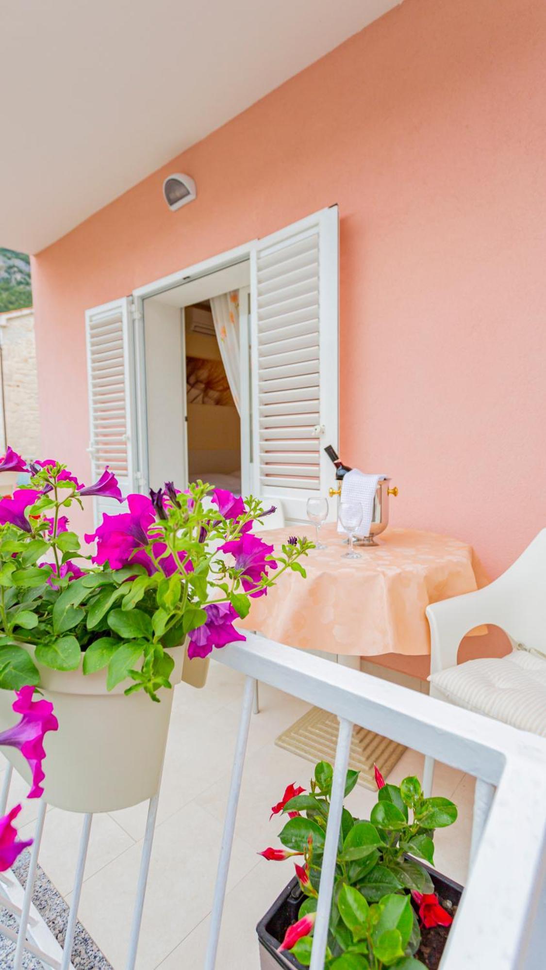 Baska Voda Apartments - Steps From The Beach, Free Parking, Central Location Exterior foto