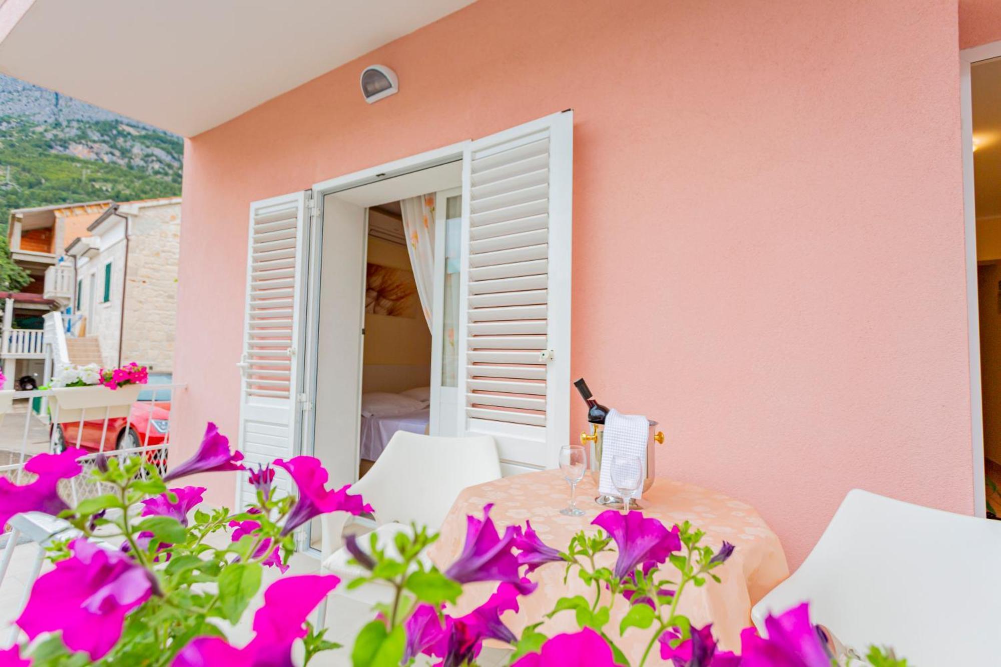 Baska Voda Apartments - Steps From The Beach, Free Parking, Central Location Exterior foto